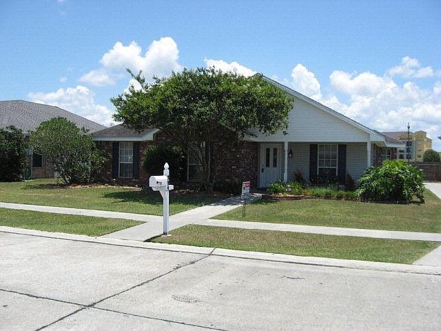 1st image of 337 Hawthorne Dr