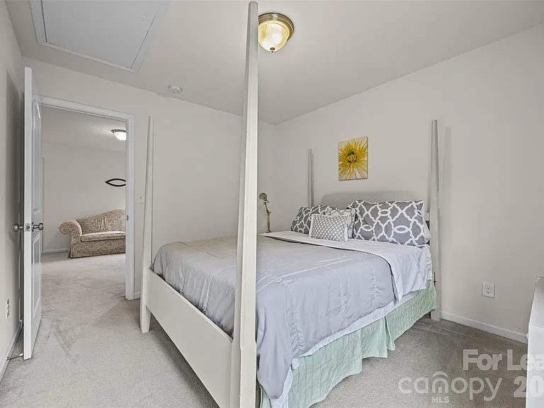 409 Elizabeth Valley Ln — Photo 17