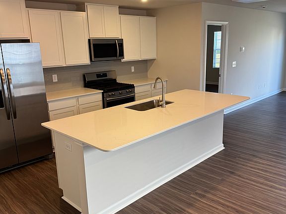 4th image of 523 Cassell Ct