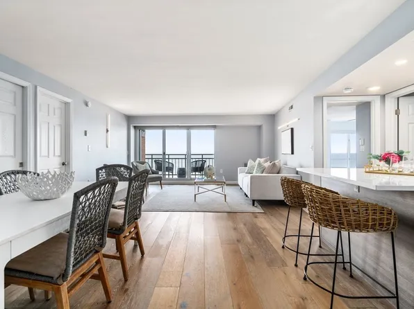 121 Nantasket Ave APT 808, Hull, MA 02045