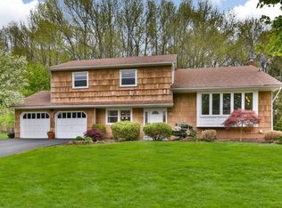 33 Canadian Woods Rd, Marlboro, NJ 07746