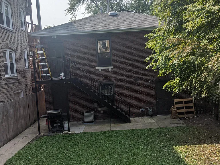 1911 W Estes Ave #1 — Photo 31