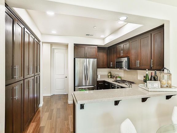 4th image of 1389 McKinley Ct