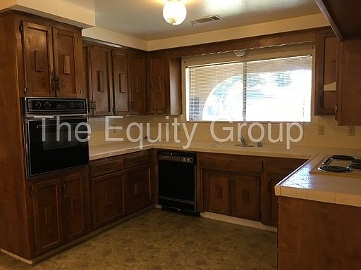 2nd image of 2831 W Sunnyside Ave
