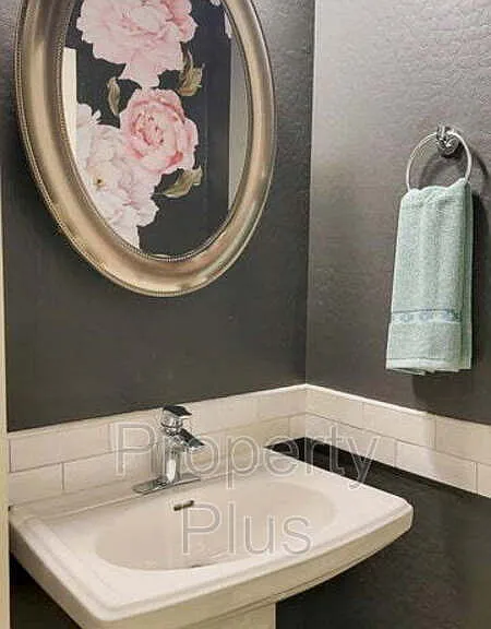 2362 E Huntington Dr — Photo 12