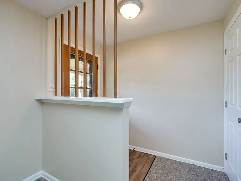 1210 Rona Parkway Dr — Photo 5