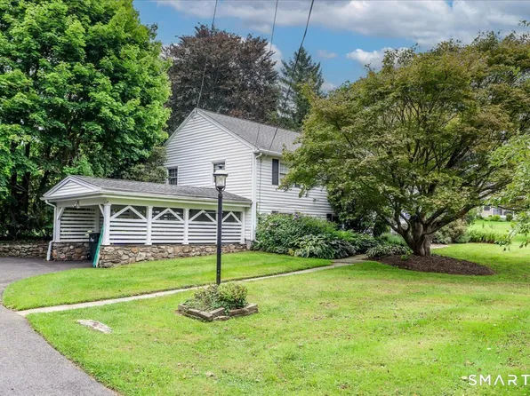 4 Taunton Lake Drive, Newtown, CT 06470
