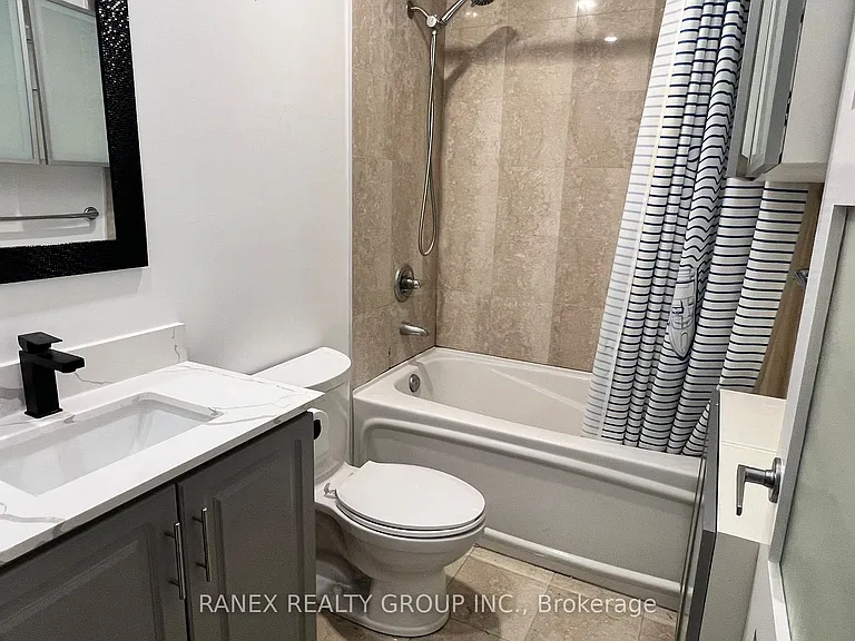 8 York St #2812 — Photo 10