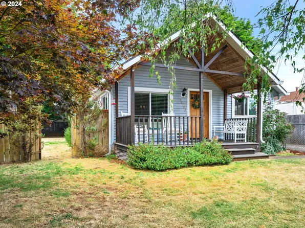 52483 SE 3rd St, Scappoose, OR 97056