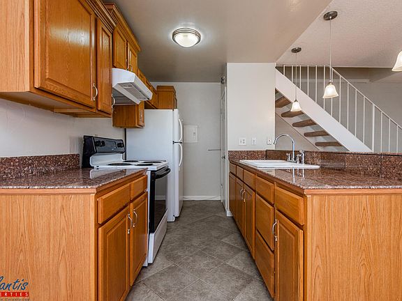 2nd image of 782 Warring Dr APT 3