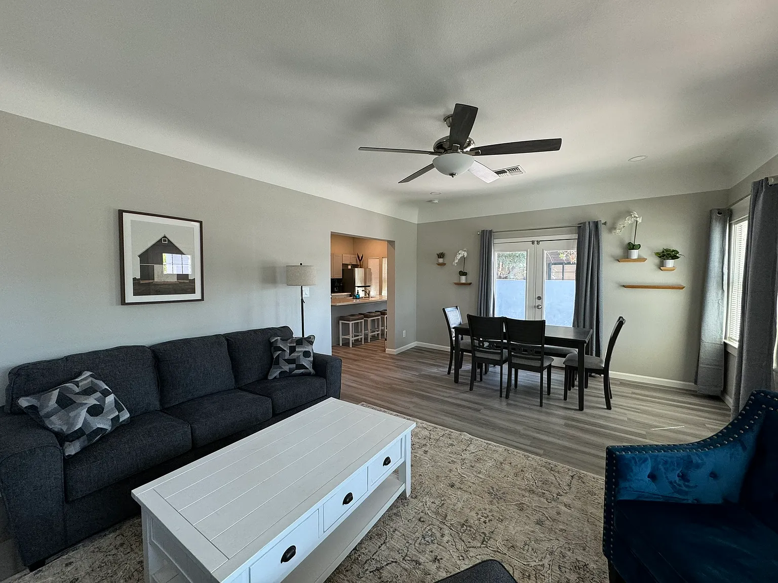 3 bed, 1400 sqft, $3,495 — Photo 3