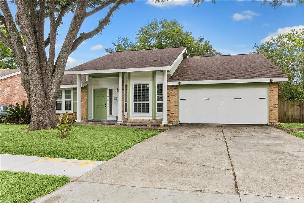 3 bed, 1776 sqft, $1,800 — Photo 2