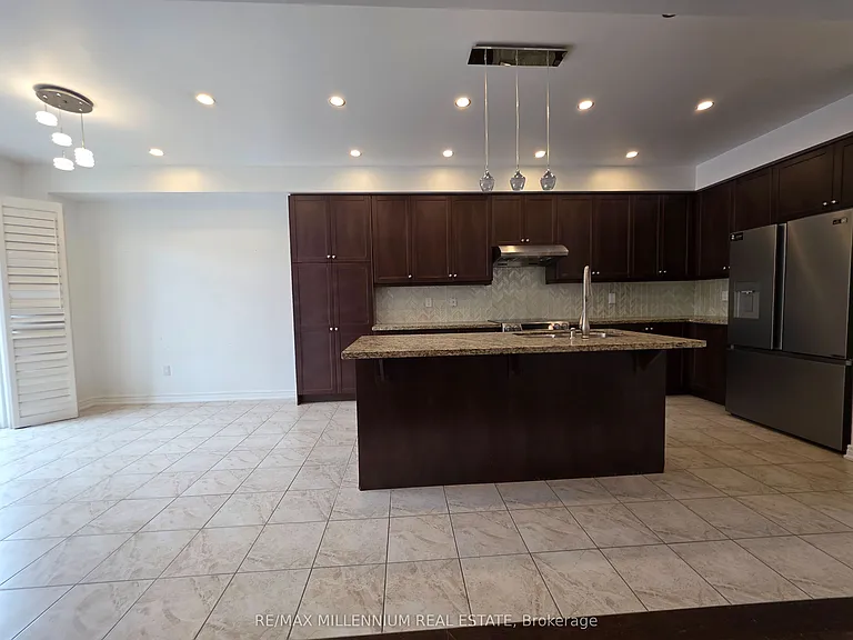 253 Easts Corners Blvd S — Photo 5