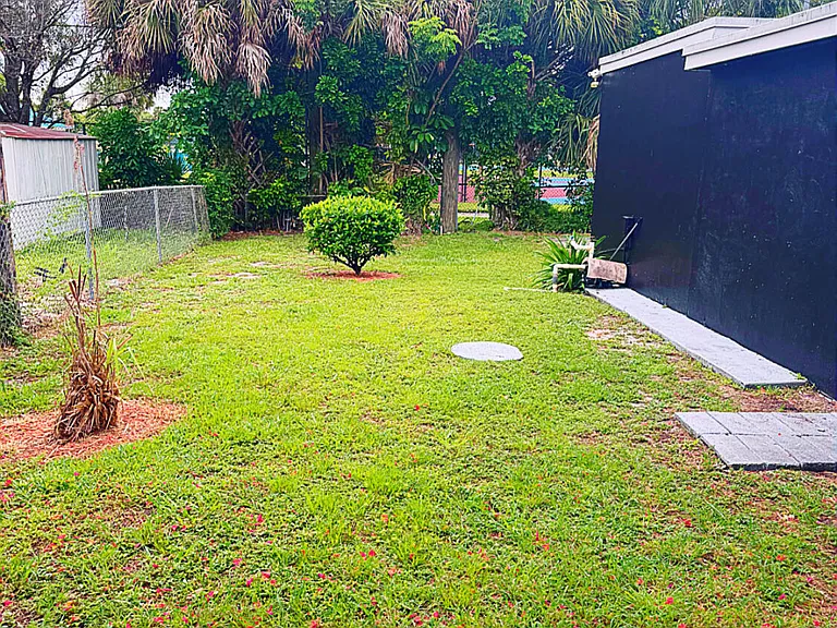 3650 NW 44th Ave — Photo 2