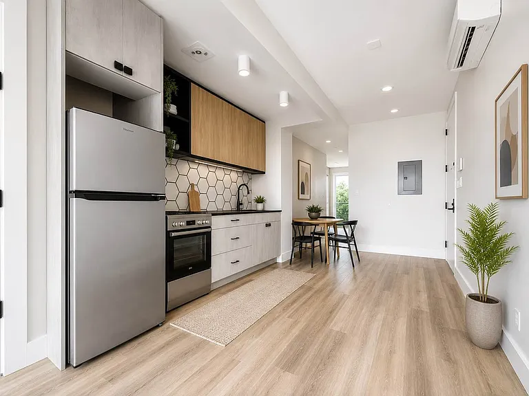 1565 New York Ave #4E — Photo 4