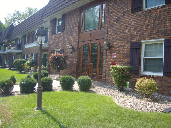 3900 N Stable Ct APT 106, Peoria, IL 61614