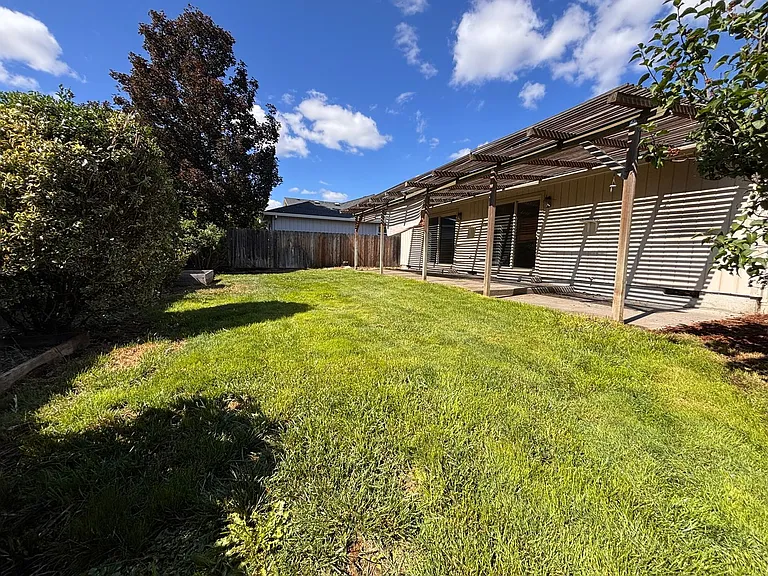 3052 Gary Dr — Photo 21