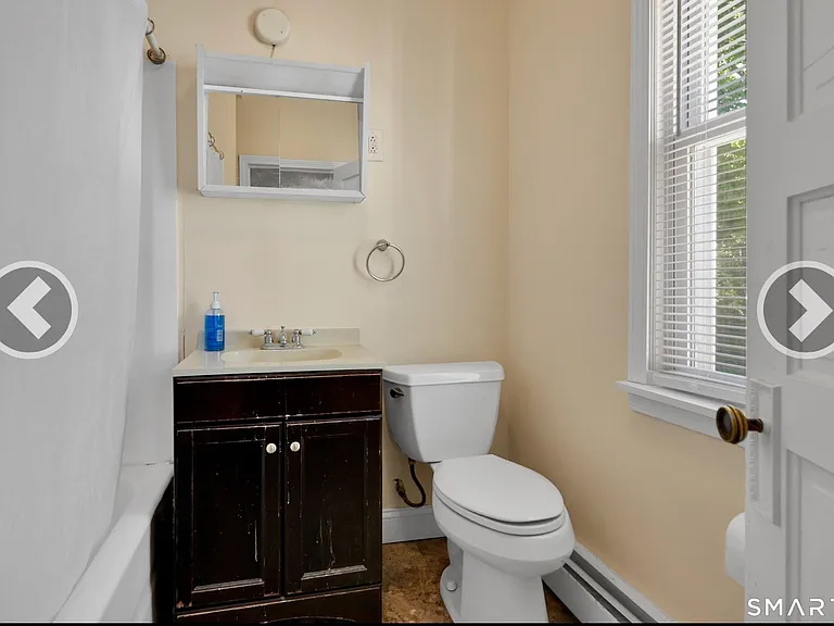 14 White Oak Ave #B — Photo 7