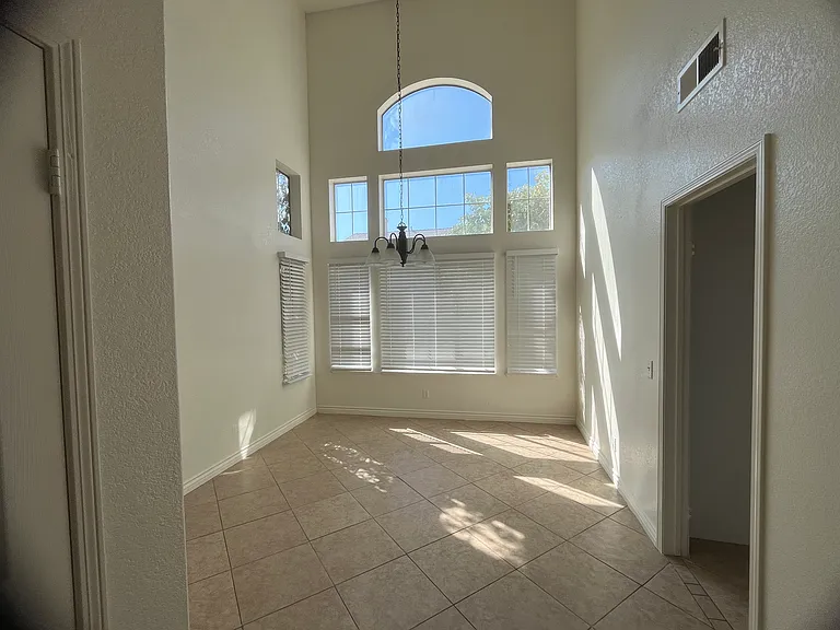 10065 Miracanto Way — Photo 6