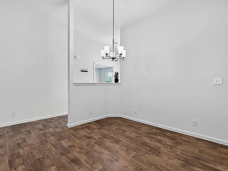 3272 Maitland Dr — Photo 21