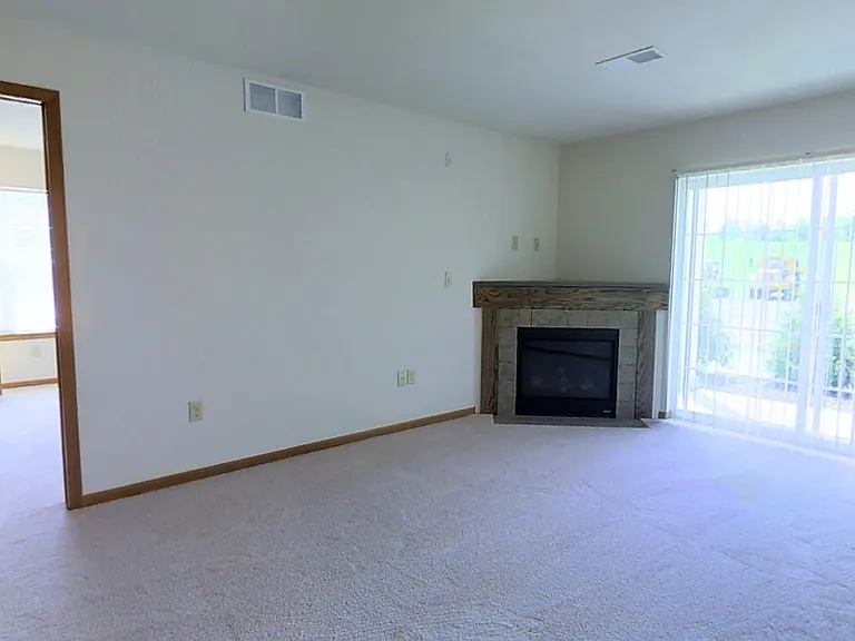 605 Cedar Bluffs Way #8 — Photo 6