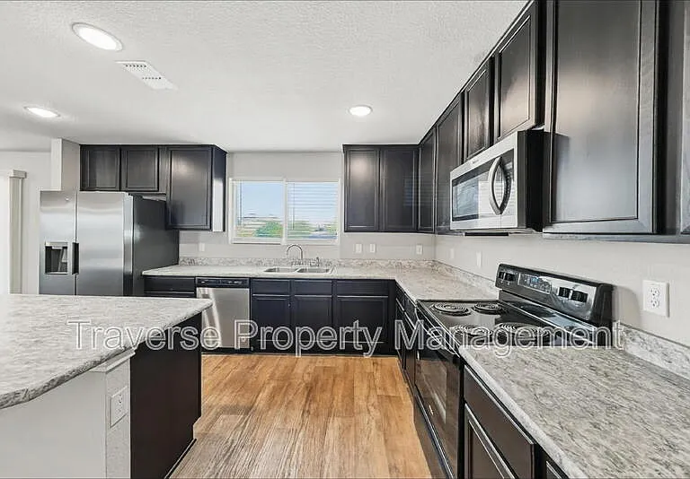 2700 Andesite Ln — Photo 7