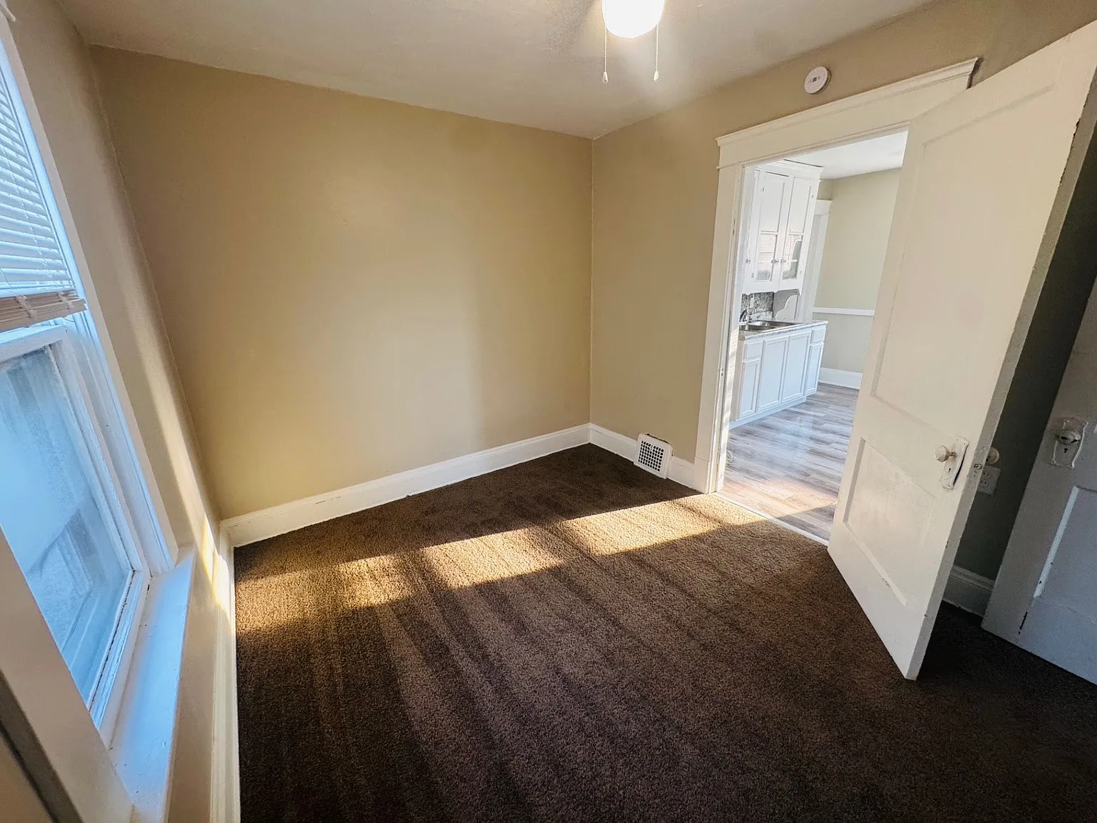 10004 Mt Auburn Ave — Photo 4