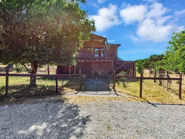 20104 Panoche Rd, Paicines, CA 95043