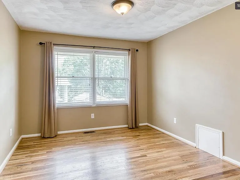 900 Broce Dr — Photo 22