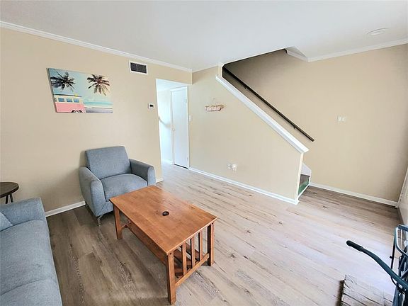 2nd image of 925 Sealy St #8