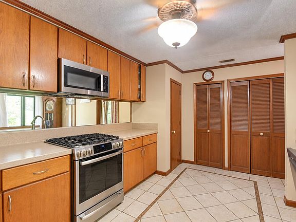 5th image of 545 Ixora Dr