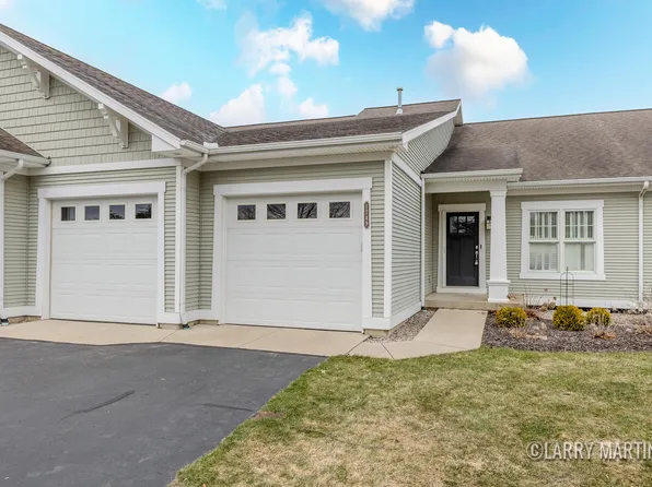 1749 N Trillium Cir, Zeeland, MI 49464