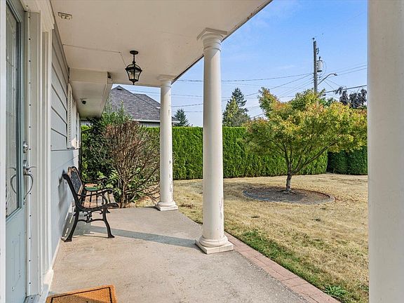 3rd image of 6895 Centennial Dr