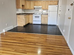 572 Cummins Hwy APT 13, Mattapan, MA 02126