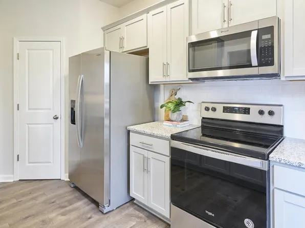 1701 Collie Rd #48, Haw River, NC 27258