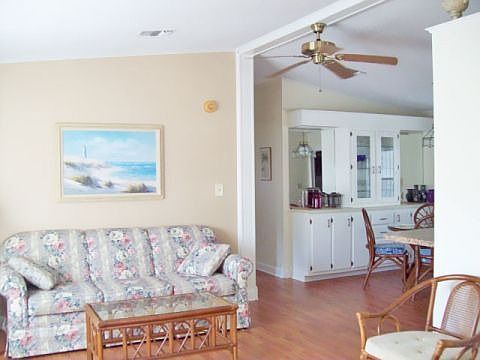 4th image of 219 Las Palmas Blvd