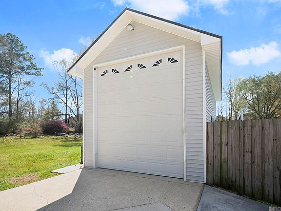 4th image of 8214 Belle Helene Dr