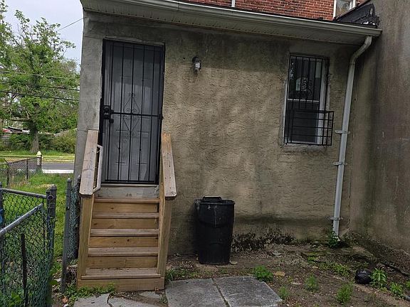 5th image of 2005 S 9th St