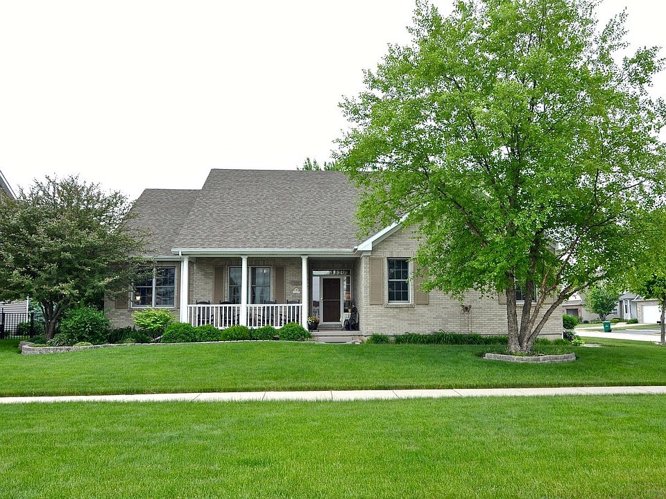 1st image of 521 Heron Creek Dr