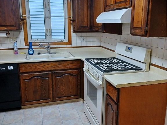 4th image of 4327 Carr Pl