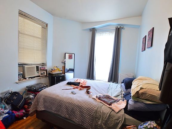 2nd image of 101 W 77th St APT 2A