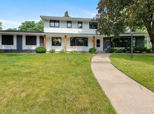 6050 Manchester Dr, Golden Valley, MN 55422