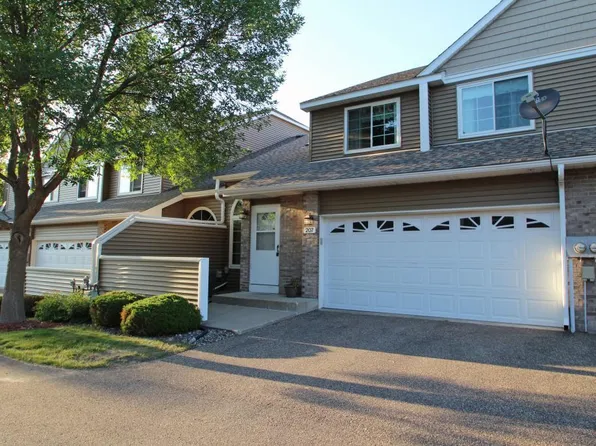 207 Primrose Ct, Vadnais Heights, MN 55127