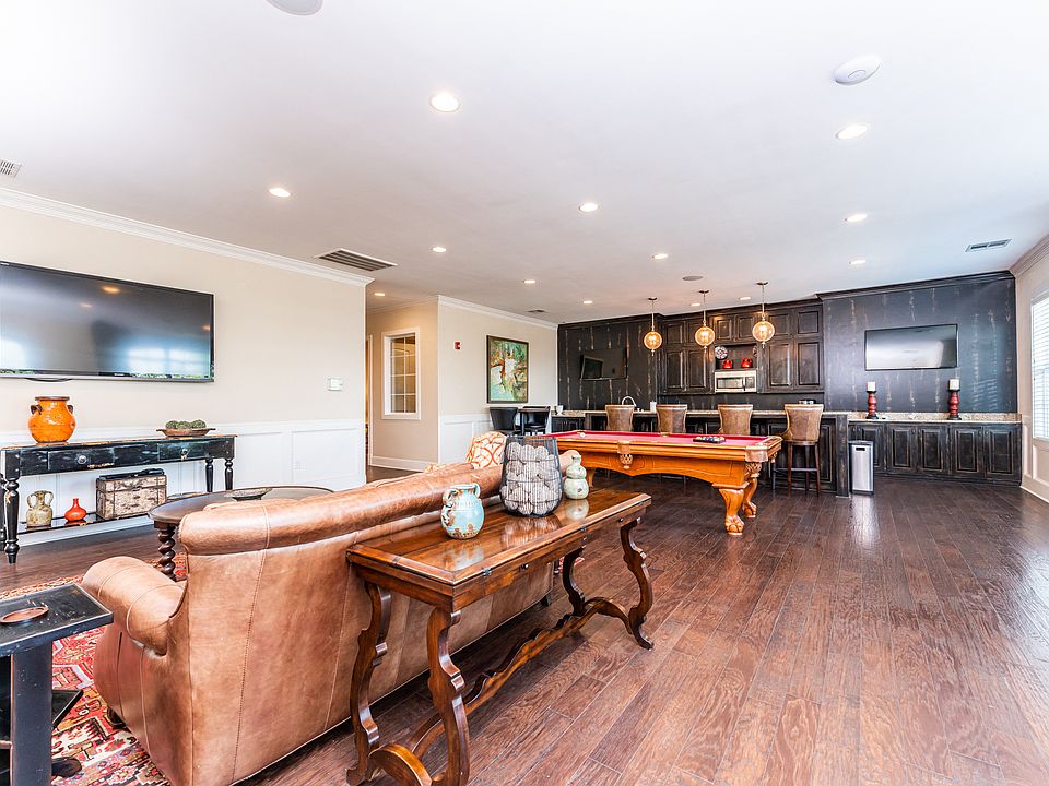 Clubhouse lounge