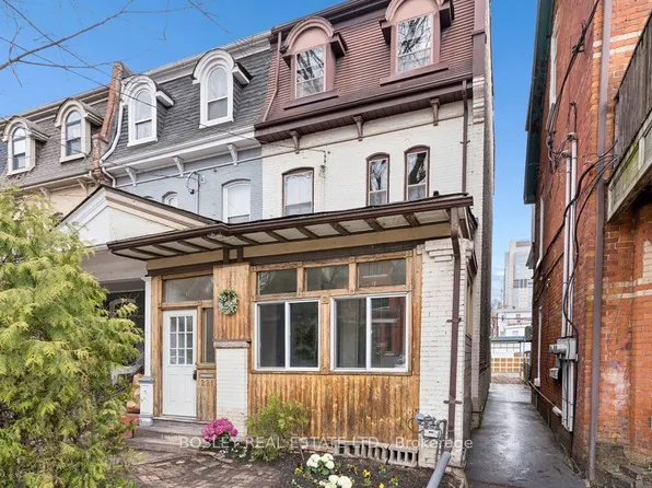 221 Beverley St, Toronto, ON M5T 1Z4