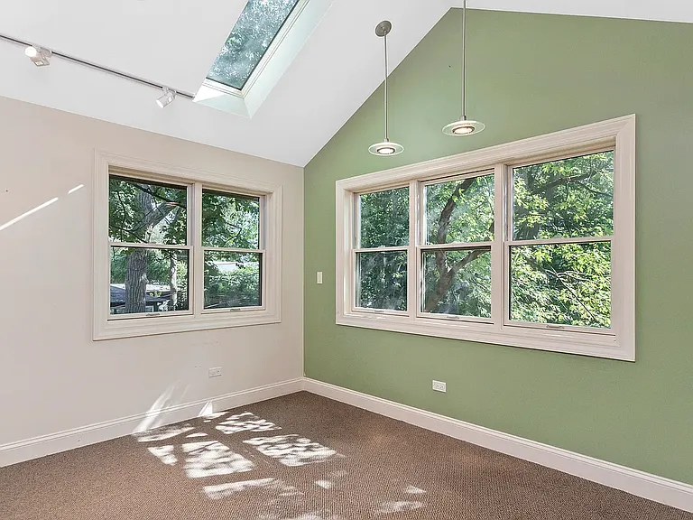 1228 Simpson St — Photo 5
