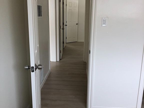 3rd image of 521 Evergreen St #4