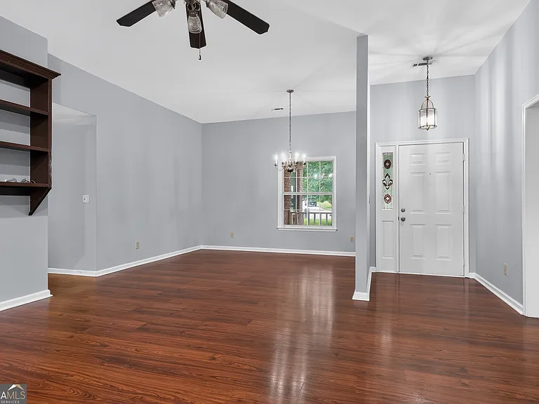 47 Sunhigh St — Photo 10