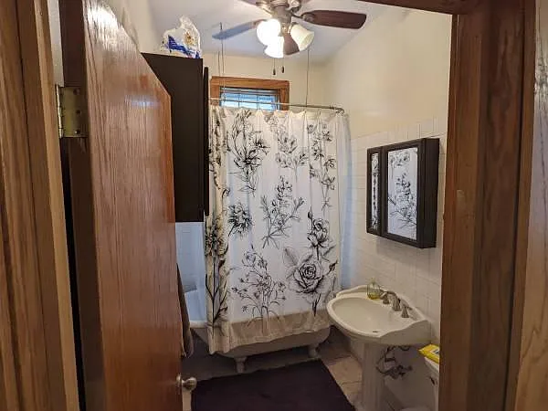 852 N Hoyne Ave #2R — Photo 2
