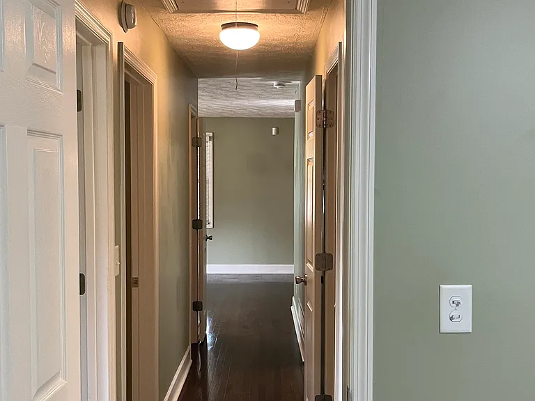 31 Dixon St — Photo 9